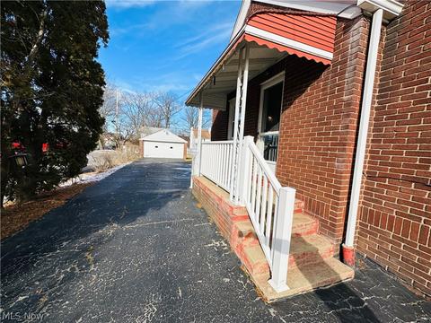 18 Maple Dr, Youngstown, OH 44512 photo 12
