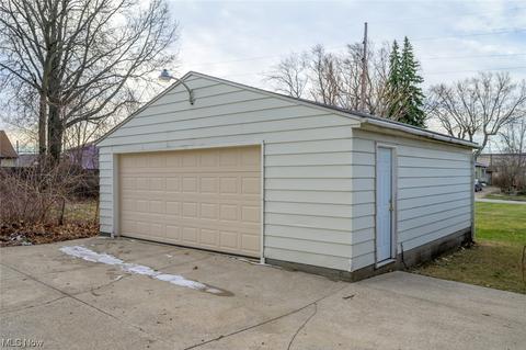 746 Bettes Ave, Akron, OH 44310 photo 5