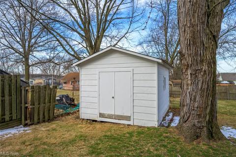 746 Bettes Ave, Akron, OH 44310 photo 4