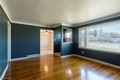 6239 State Rd, Parma, OH 44134 photo 3