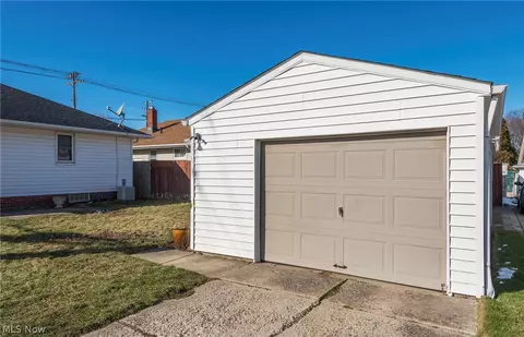 6239 State Rd, Parma, OH 44134 photo 32