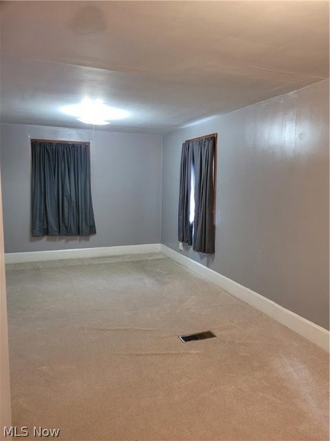112 Parkway St, Struthers, OH 44471 photo 8