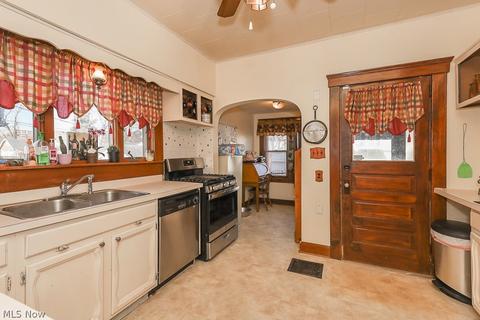 148 Eastern Heights Blvd, Elyria, OH 44035 photo 4