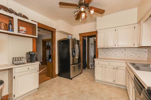 148 Eastern Heights Blvd, Elyria, OH 44035 photo 5