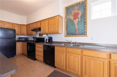 6828 Rolling Meadow Dr #E-1, Parma, OH 44134 photo 12