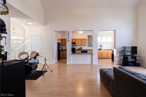 6828 Rolling Meadow Dr #E-1, Parma, OH 44134 photo 8