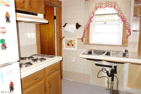 618 Parkview Ave, Akron, OH 44310 photo 14