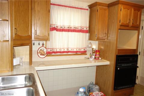 618 Parkview Ave, Akron, OH 44310 photo 12