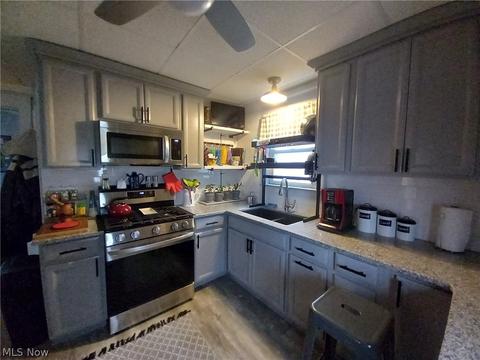 273 Sexton St, Struthers, OH 44471 photo 3