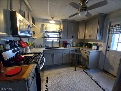273 Sexton St, Struthers, OH 44471 photo 5