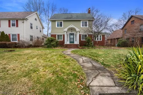 596 Greenwood Ave, Akron, OH 44320