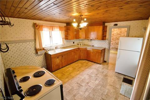 125 Pine St, Creston, OH 44217 photo 5