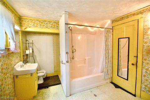 125 Pine St, Creston, OH 44217 photo 8
