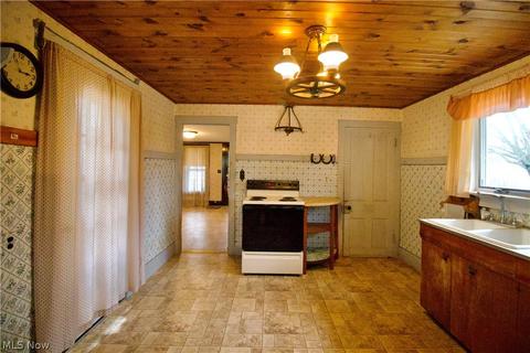 125 Pine St, Creston, OH 44217 photo 6