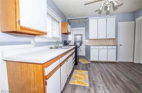 420 Brandon Ave, Struthers, OH 44471 photo 4