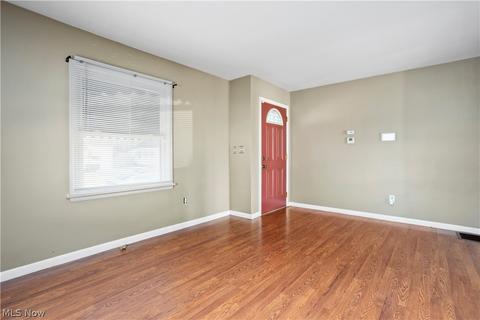 2506 E 37th St, Lorain, OH 44055 photo 3