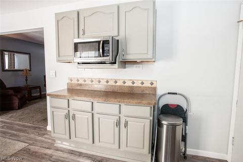 38791 E River Rd, Elyria, OH 44035 photo 8