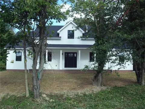 1325 Lake Vue Dr, Roaming Shores, OH 44085