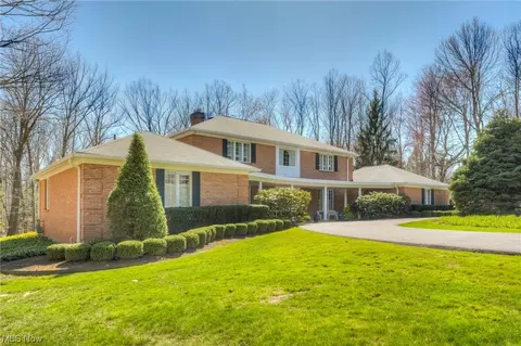 9240 Little Mountain Rd, Kirtland Hills, OH 44060