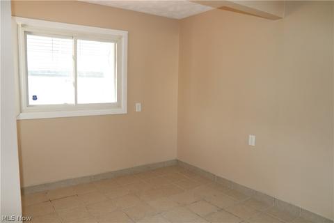 14416 Kennerdown Ave, Maple Heights, OH 44137 photo 7
