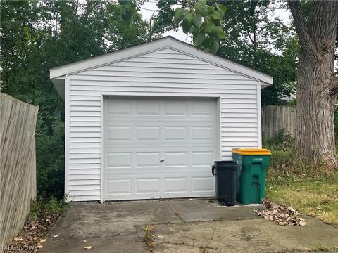 20511 Libby Rd, Maple Heights, OH 44137 photo 22