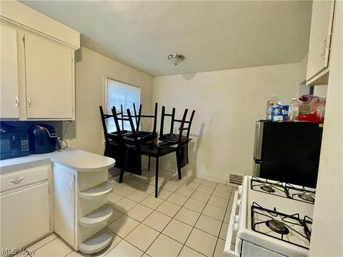 20511 Libby Rd, Maple Heights, OH 44137 photo 4