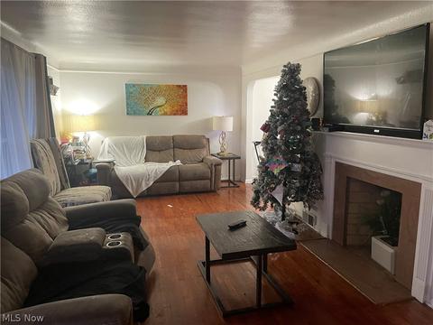 2074 E 226th St, Euclid, OH 44117 photo 3