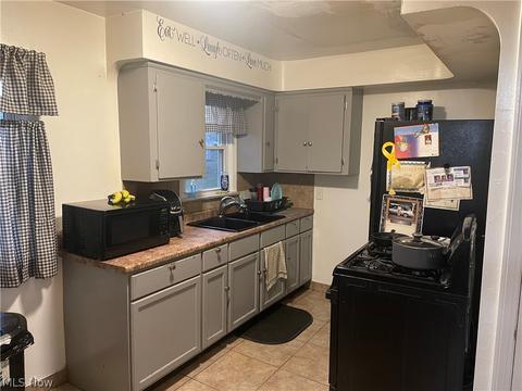 2074 E 226th St, Euclid, OH 44117 photo 4