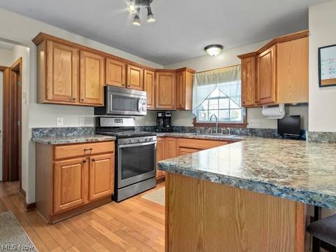 217 Clingan Rd, Struthers, OH 44471 photo 3