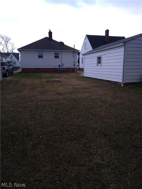3422 Park Dr, Parma, OH 44134 photo 3