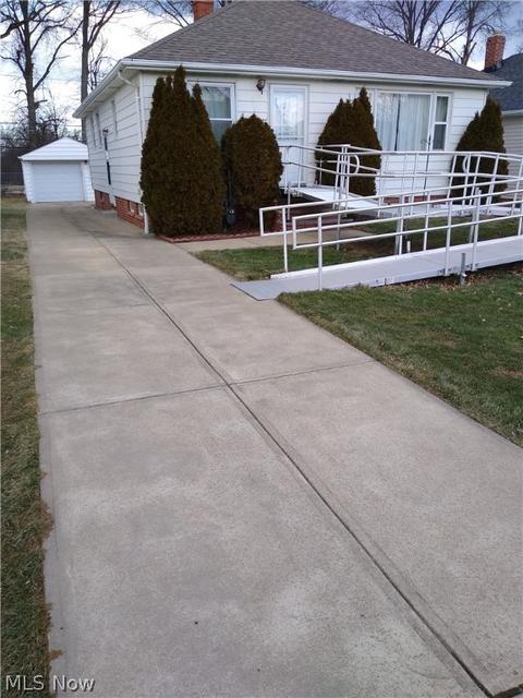 3422 Park Dr, Parma, OH 44134 photo 1