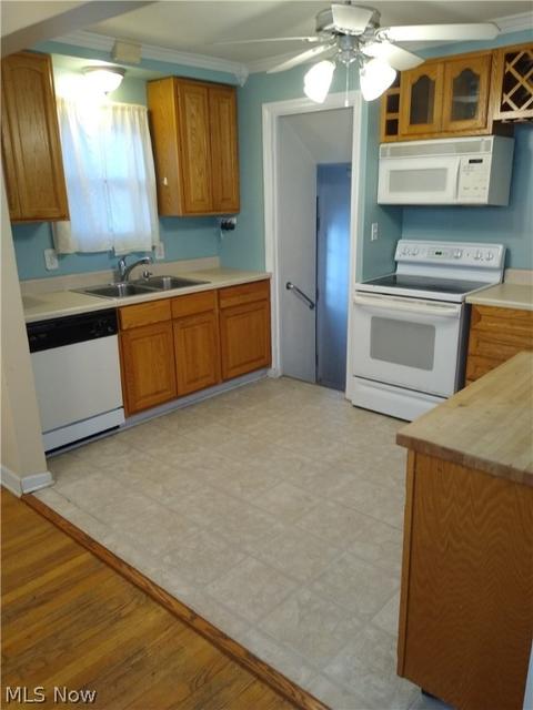 3422 Park Dr, Parma, OH 44134 photo 4