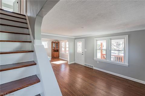 865 E 239th St, Euclid, OH 44123 photo 8