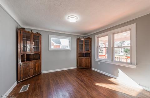 865 E 239th St, Euclid, OH 44123 photo 4