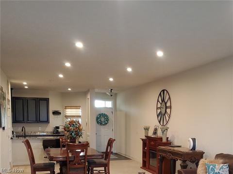 824 Robinson Dr, Lagrange, OH 44050 photo 2