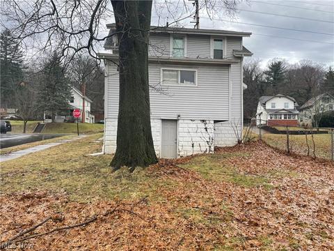 1663 Manchester Rd, Akron, OH 44314 photo 3