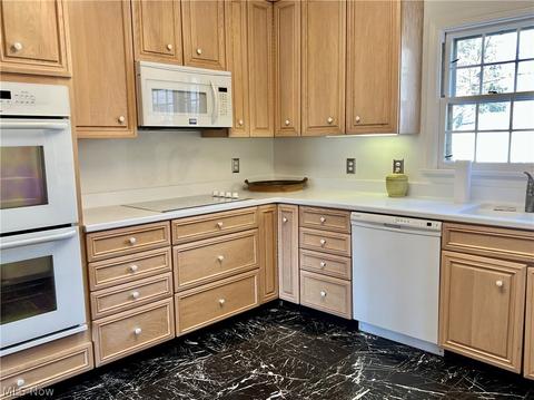 716 Overbrook Rd, Elyria, OH 44035 photo 9