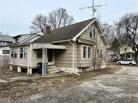 1176 Murray Ave, Akron, OH 44310 photo 8