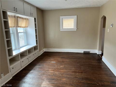 1176 Murray Ave, Akron, OH 44310 photo 3