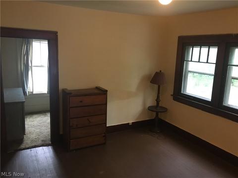 697 Blaine Ave, Akron, OH 44310 photo 12