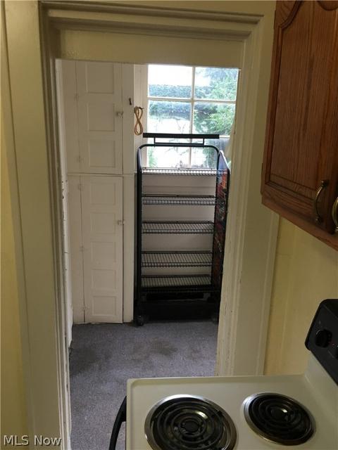 697 Blaine Ave, Akron, OH 44310 photo 8