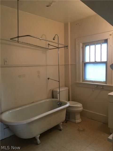 697 Blaine Ave, Akron, OH 44310 photo 14