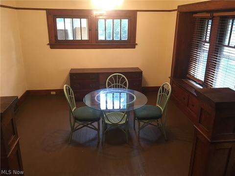 697 Blaine Ave, Akron, OH 44310 photo 5