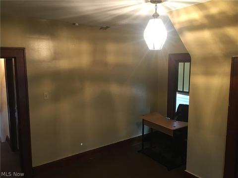 697 Blaine Ave, Akron, OH 44310 photo 10