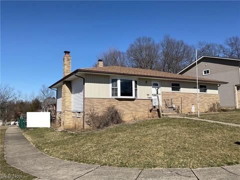 6375 Goebel Dr, Parma, OH 44134 photo 1