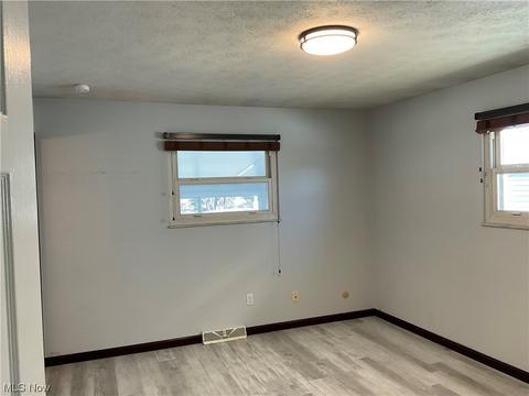 6375 Goebel Dr, Parma, OH 44134 photo 5