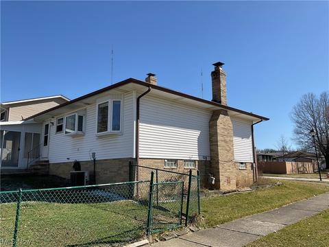 6375 Goebel Dr, Parma, OH 44134 photo 3