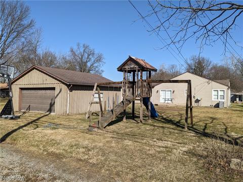 1718 Dover Ave, Dover, OH 44622 photo 2
