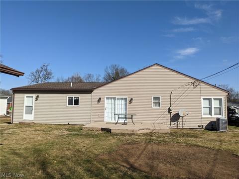 1718 Dover Ave, Dover, OH 44622 photo 3