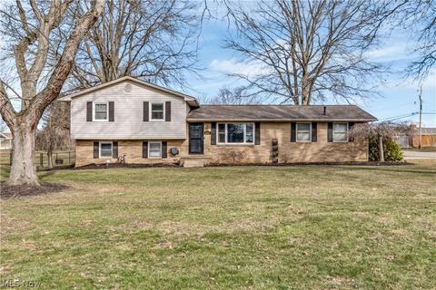 3707 Rolling Ridge Rd NE, Canton, OH 44721 photo 1